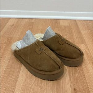 UGG Discoquette slide slippers 6us